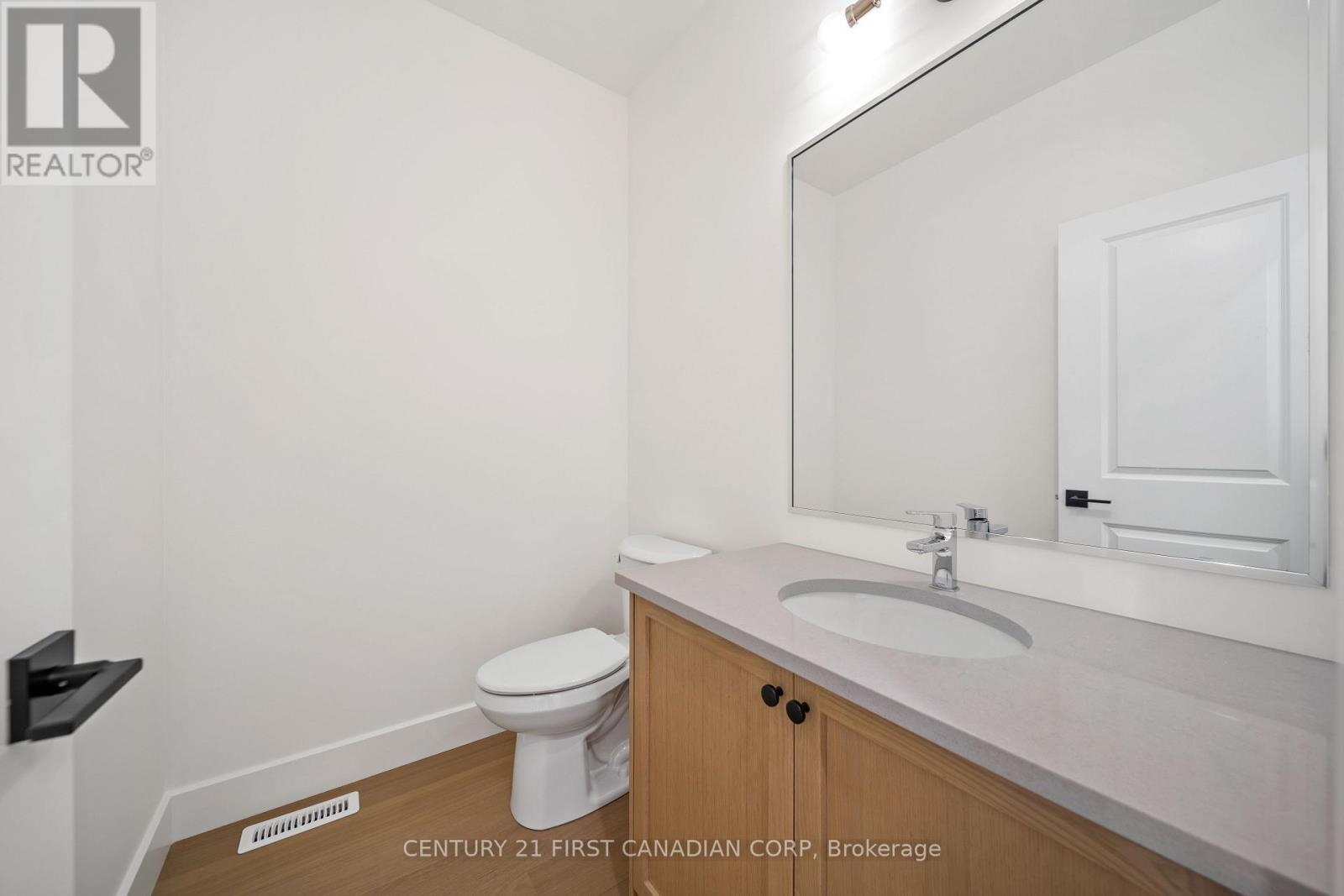 147-43(55) Scotts Drive, Lucan Biddulph (Lucan), ON - Indoor Photo Showing Bathroom