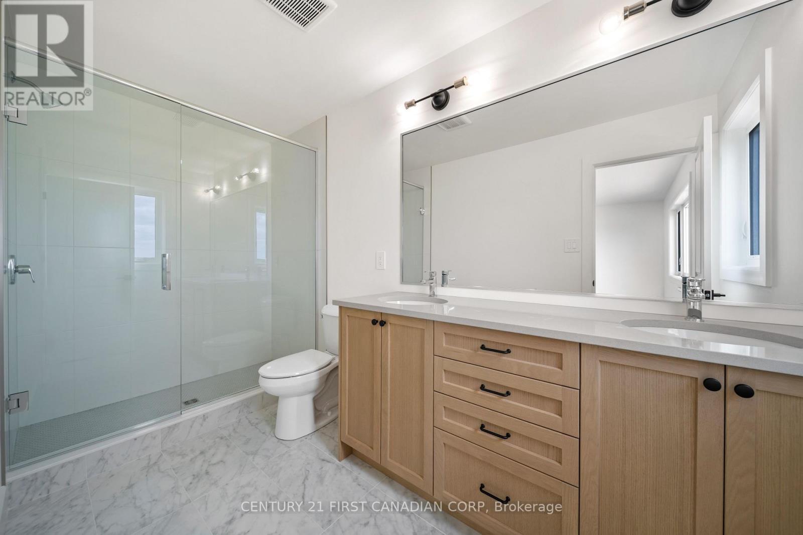 147-43(55) Scotts Drive, Lucan Biddulph (Lucan), ON - Indoor Photo Showing Bathroom