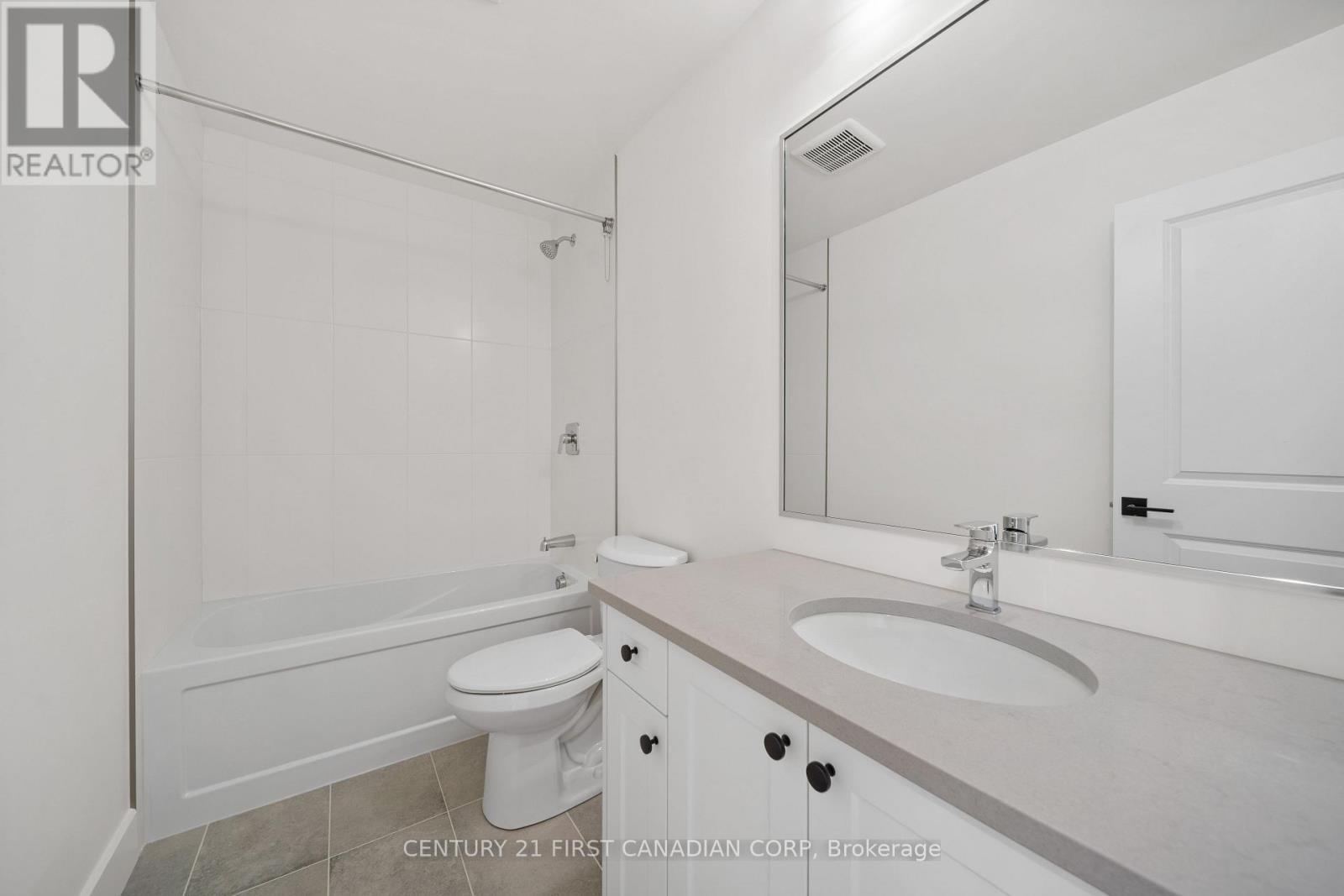 147-43(55) Scotts Drive, Lucan Biddulph (Lucan), ON - Indoor Photo Showing Bathroom