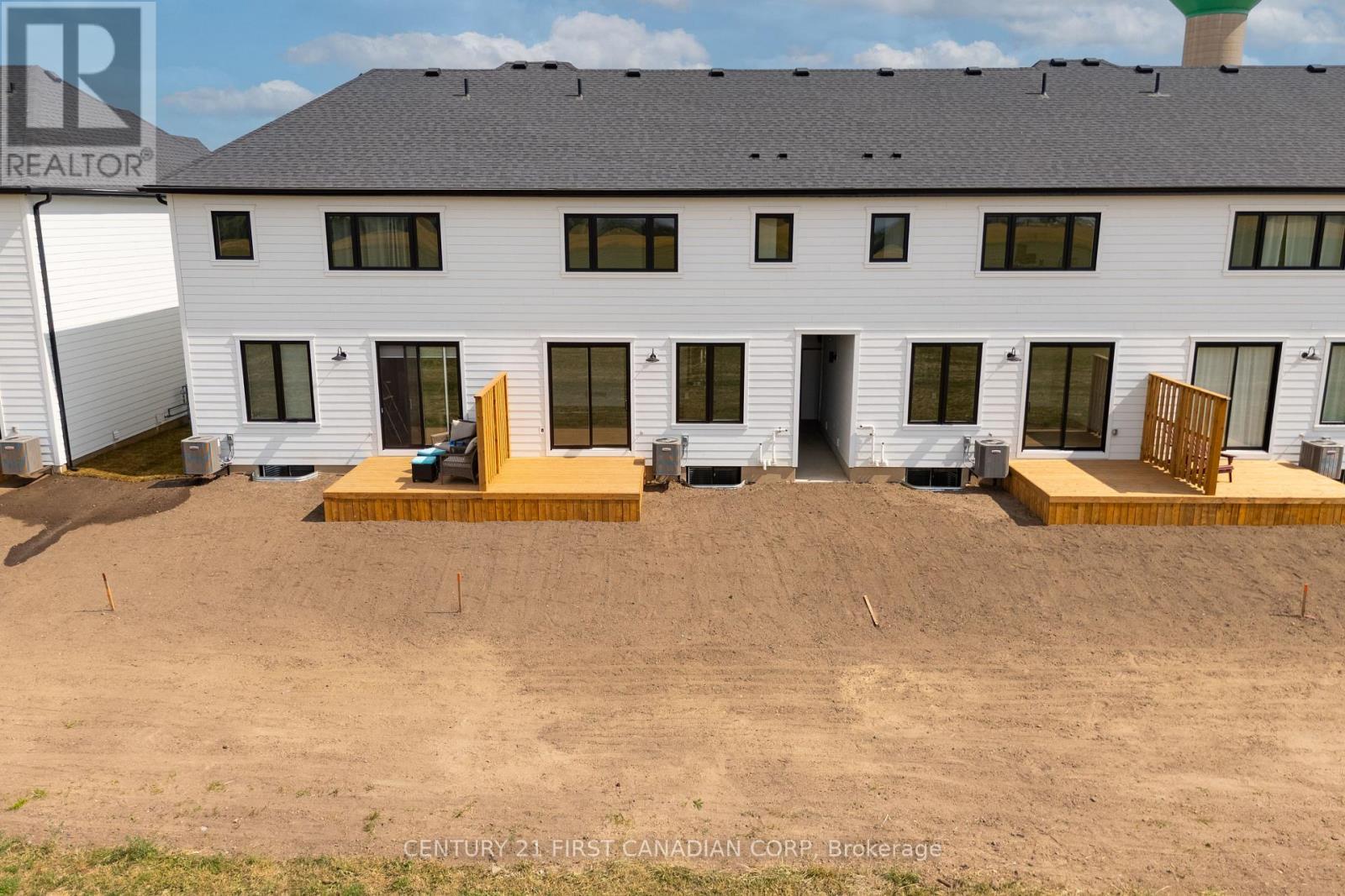 147-43(55) Scotts Drive, Lucan Biddulph (Lucan), ON - Outdoor With Exterior