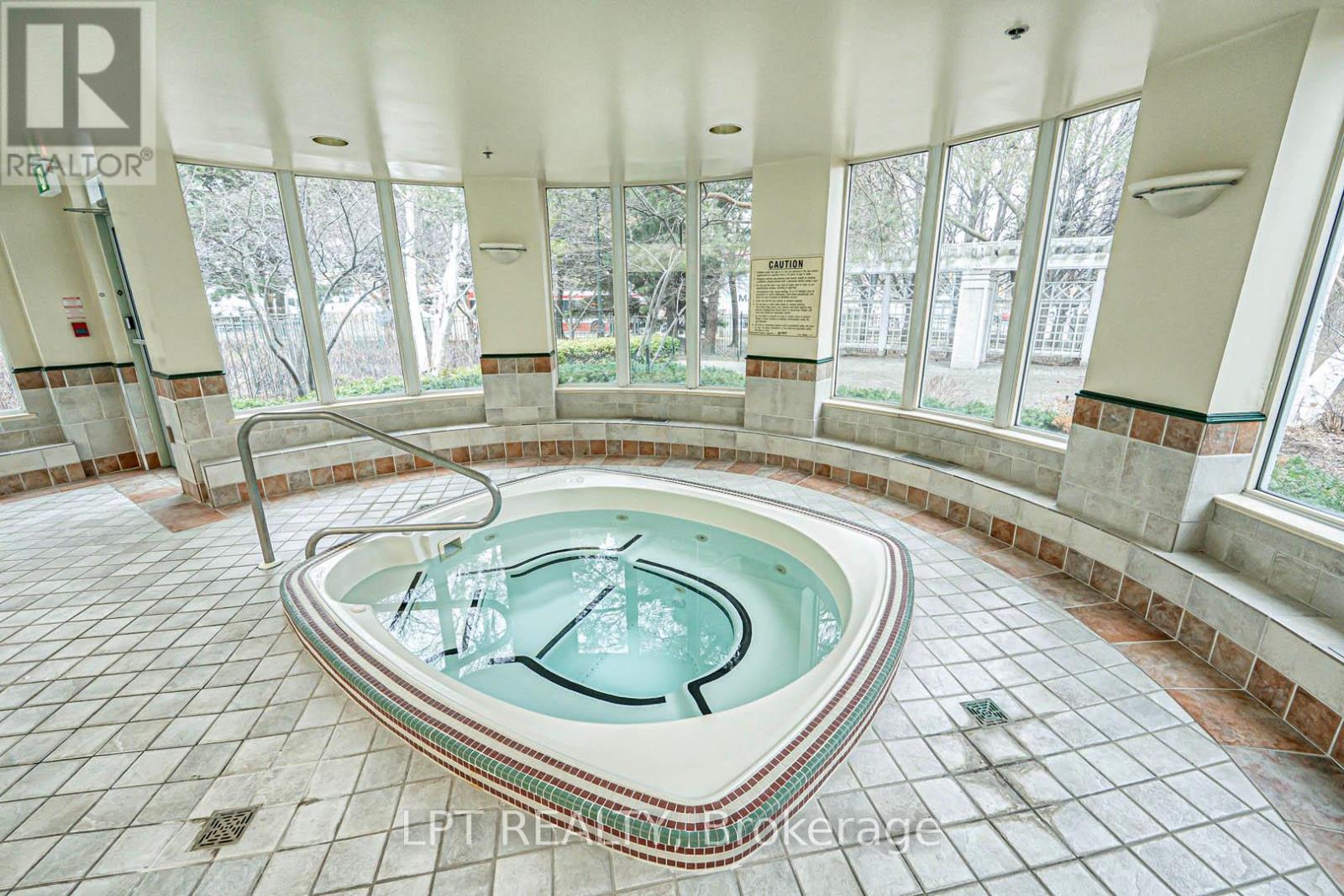 1003 - 5001 Finch Avenue E, Toronto, ON - Indoor Photo Showing Other Room