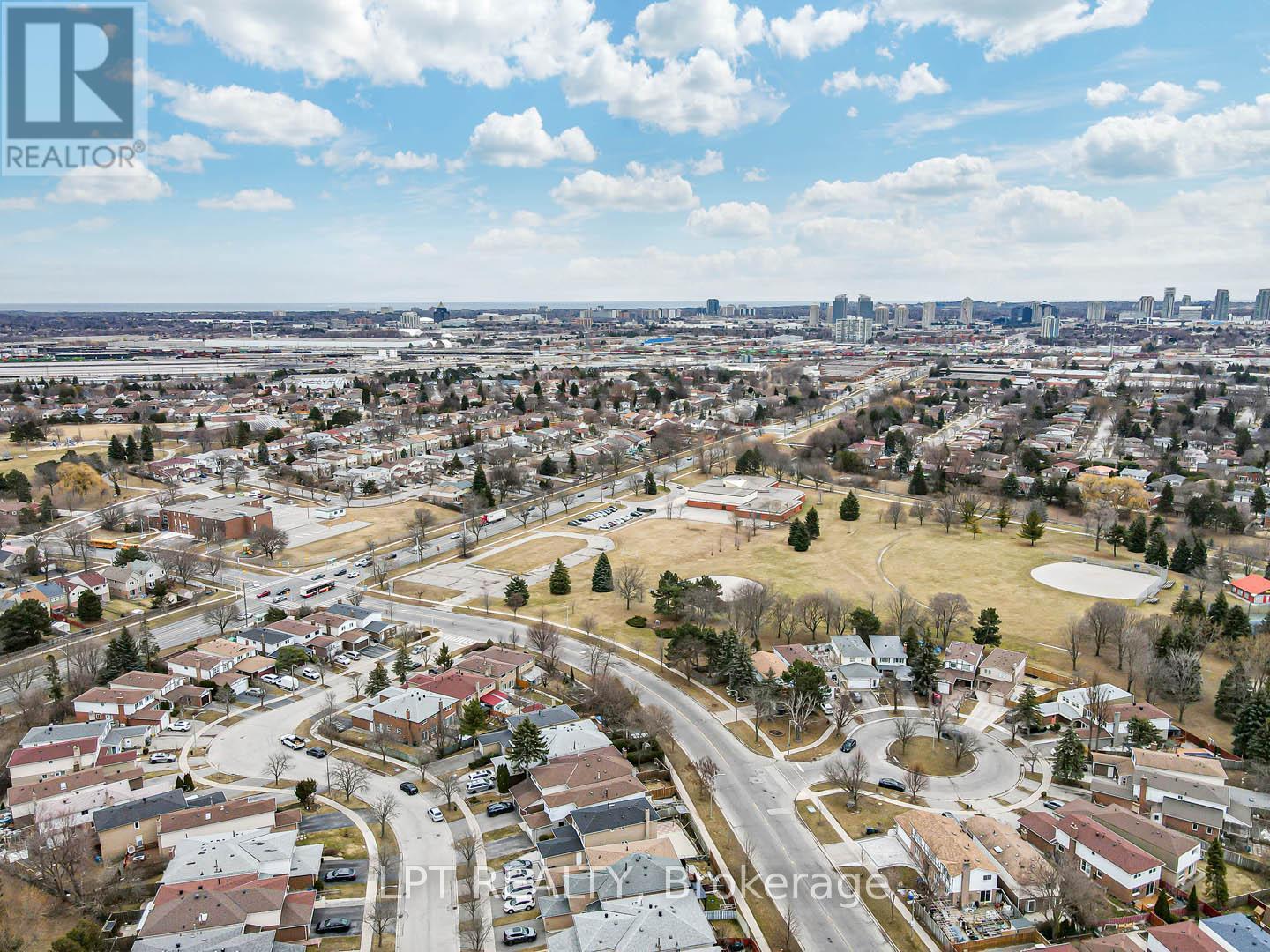 1003 - 5001 Finch Avenue E, Toronto, ON - Outdoor With View