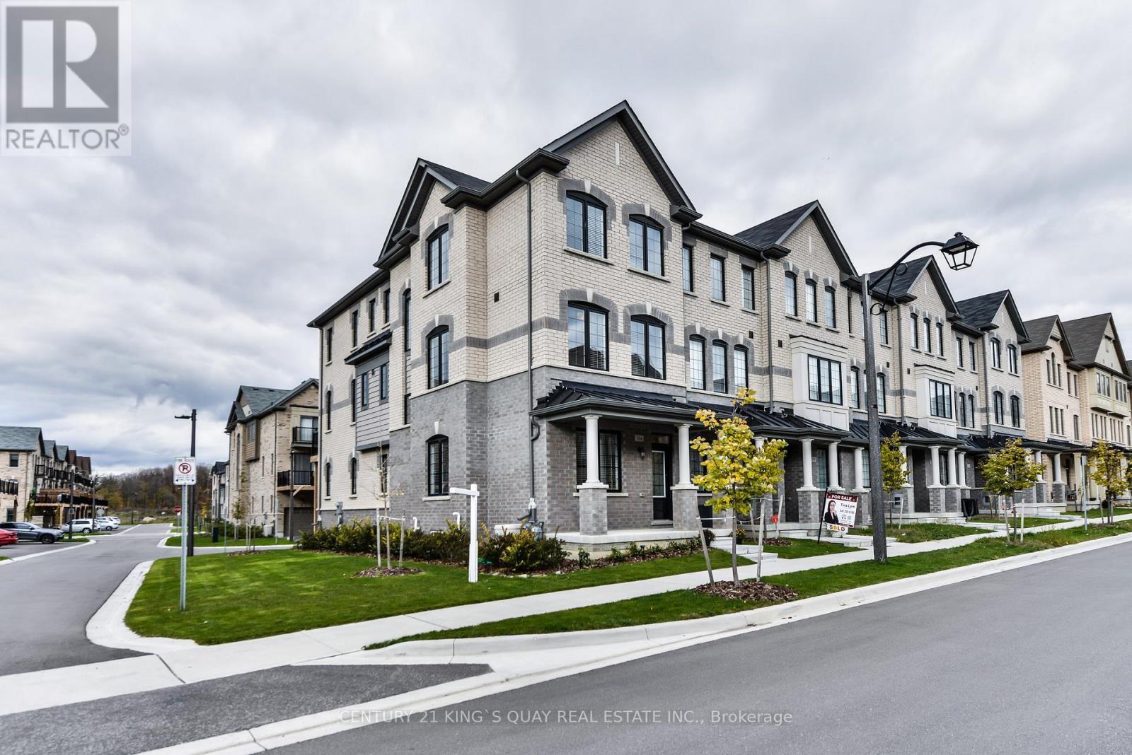 104 Frederick Wilson Avenue, Markham, ON - Outdoor With Facade