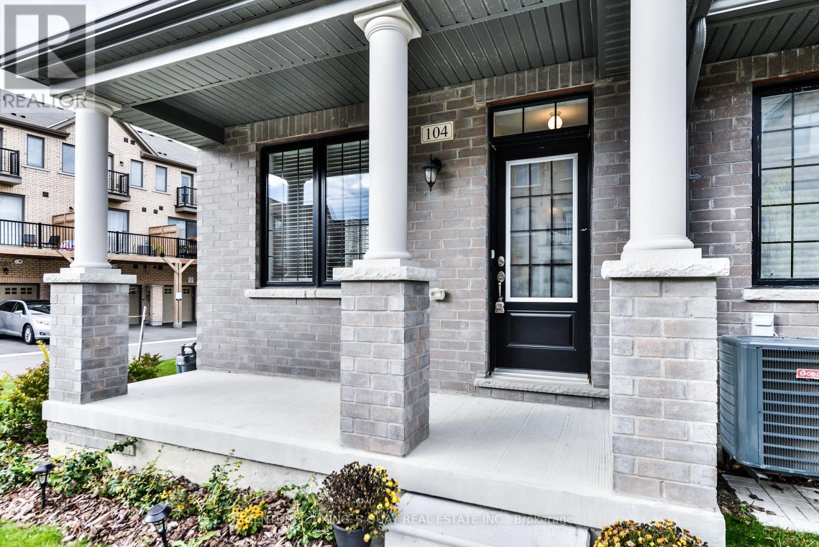 104 Frederick Wilson Avenue, Markham, ON - Outdoor With Facade