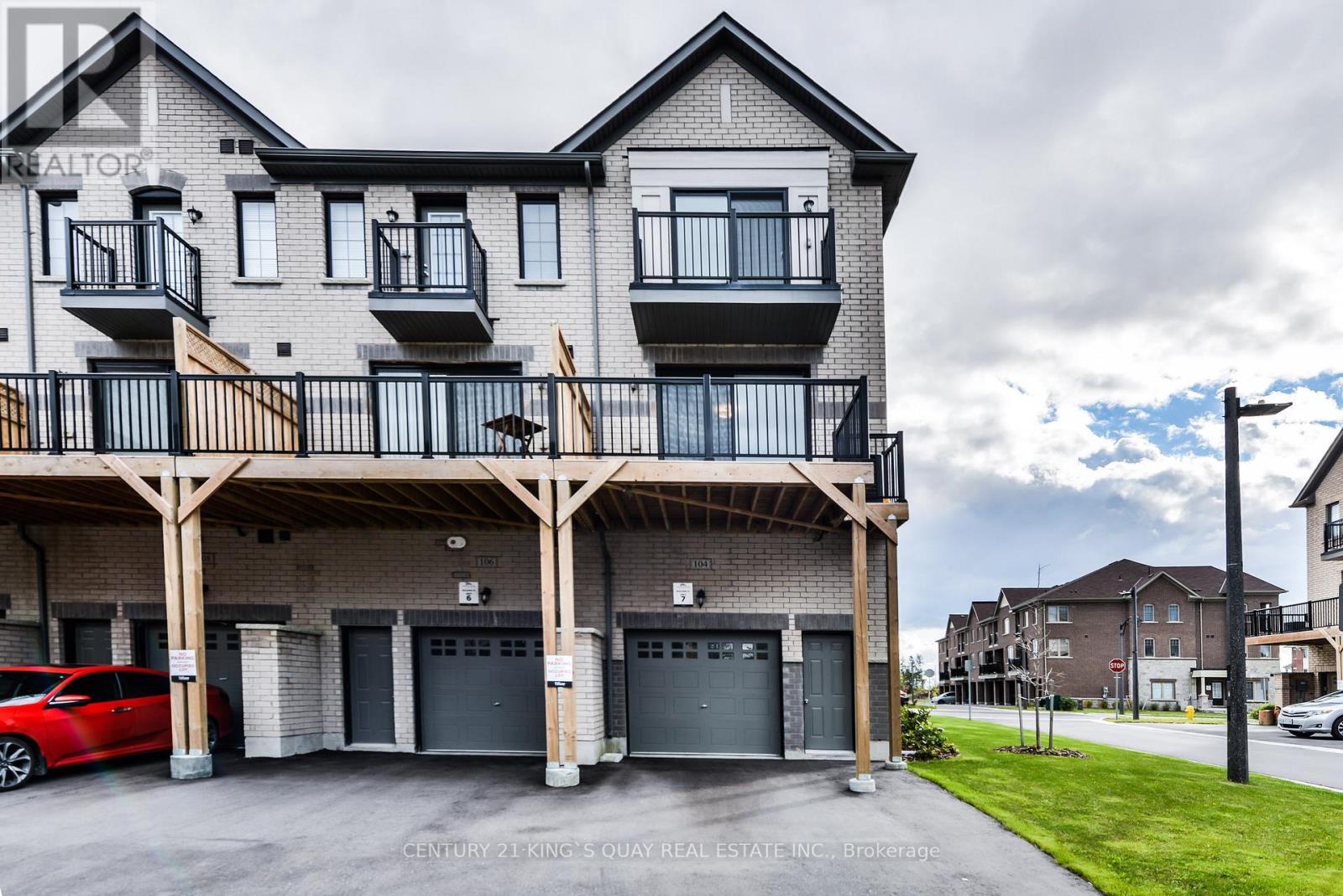 104 Frederick Wilson Avenue, Markham, ON - Outdoor With Facade