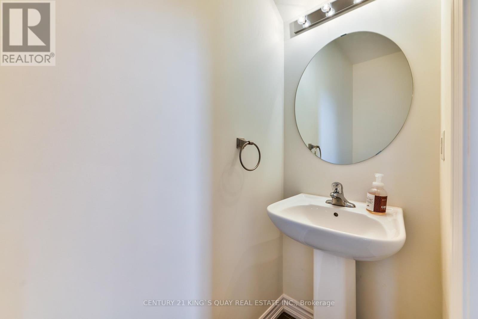 104 Frederick Wilson Avenue, Markham, ON - Indoor Photo Showing Bathroom