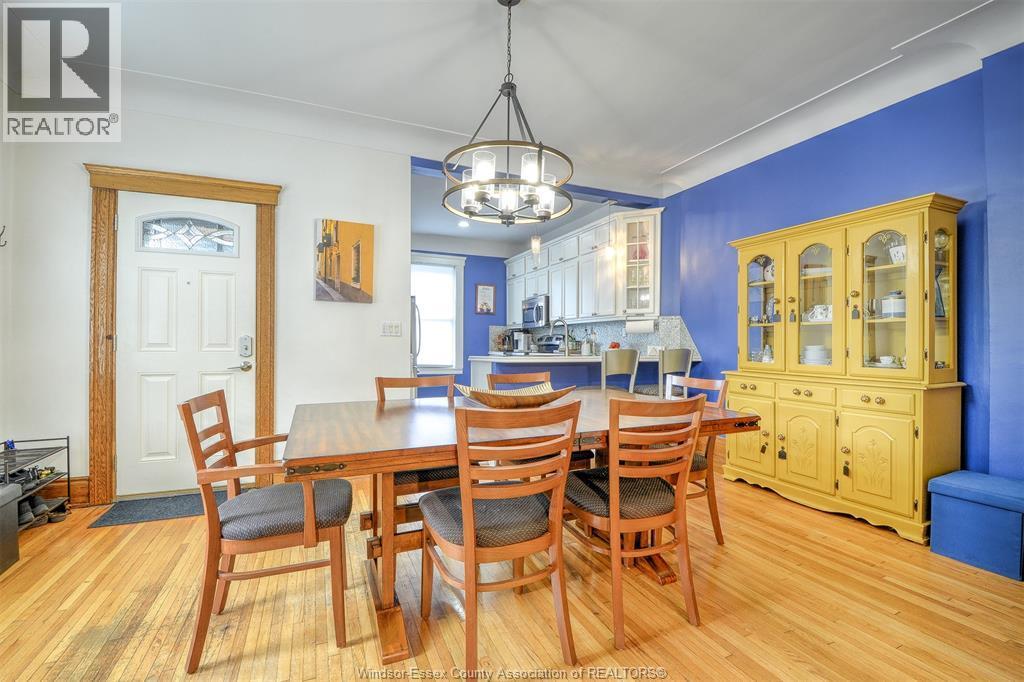 1097 Chilver Road, Windsor, ON - Indoor Photo Showing Dining Room