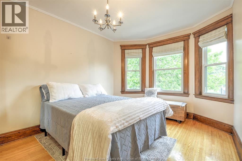 1097 Chilver Road, Windsor, ON - Indoor Photo Showing Bedroom