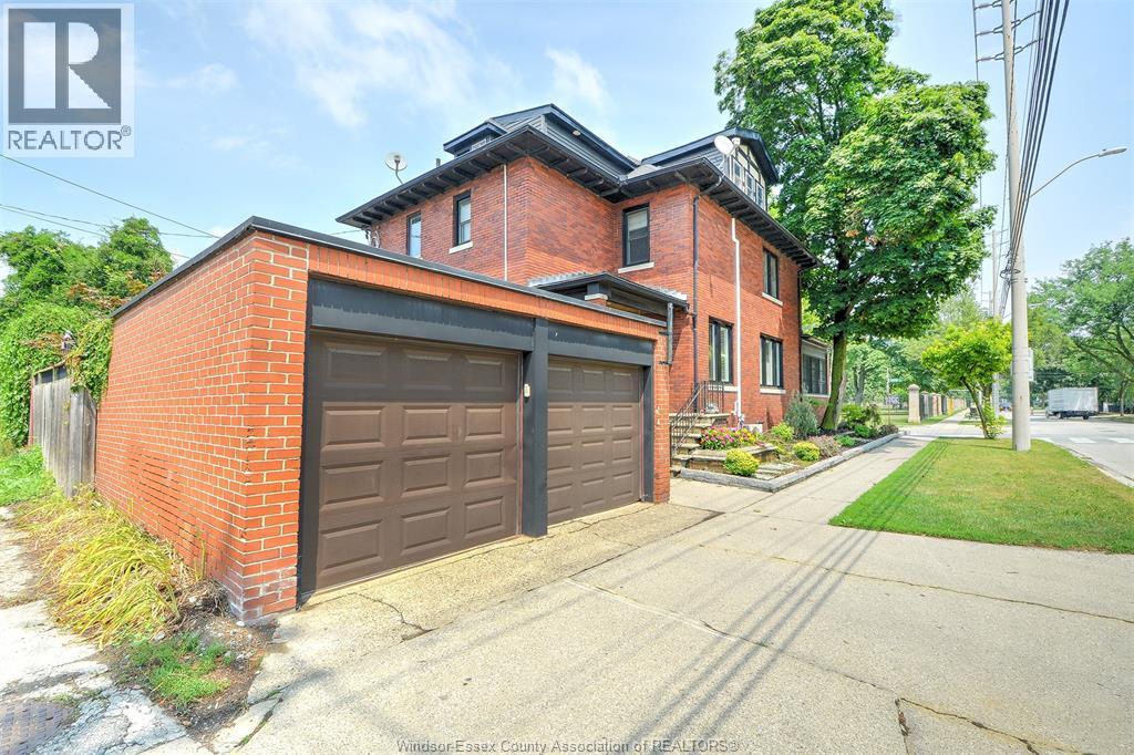1097 Chilver Road, Windsor, ON - Outdoor