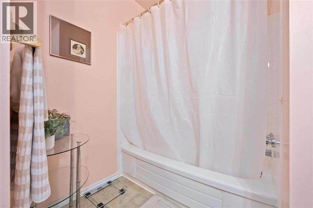 200 St. Clair Boulevard Unit# 30, St Clair, ON - Indoor Photo Showing Bathroom