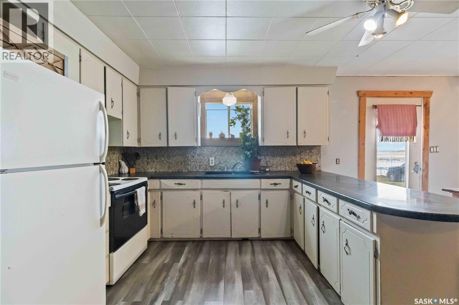 Nw27 -45-6 W 3Rd 40 Highway, Blaine Lake, SK - Indoor Photo Showing Kitchen