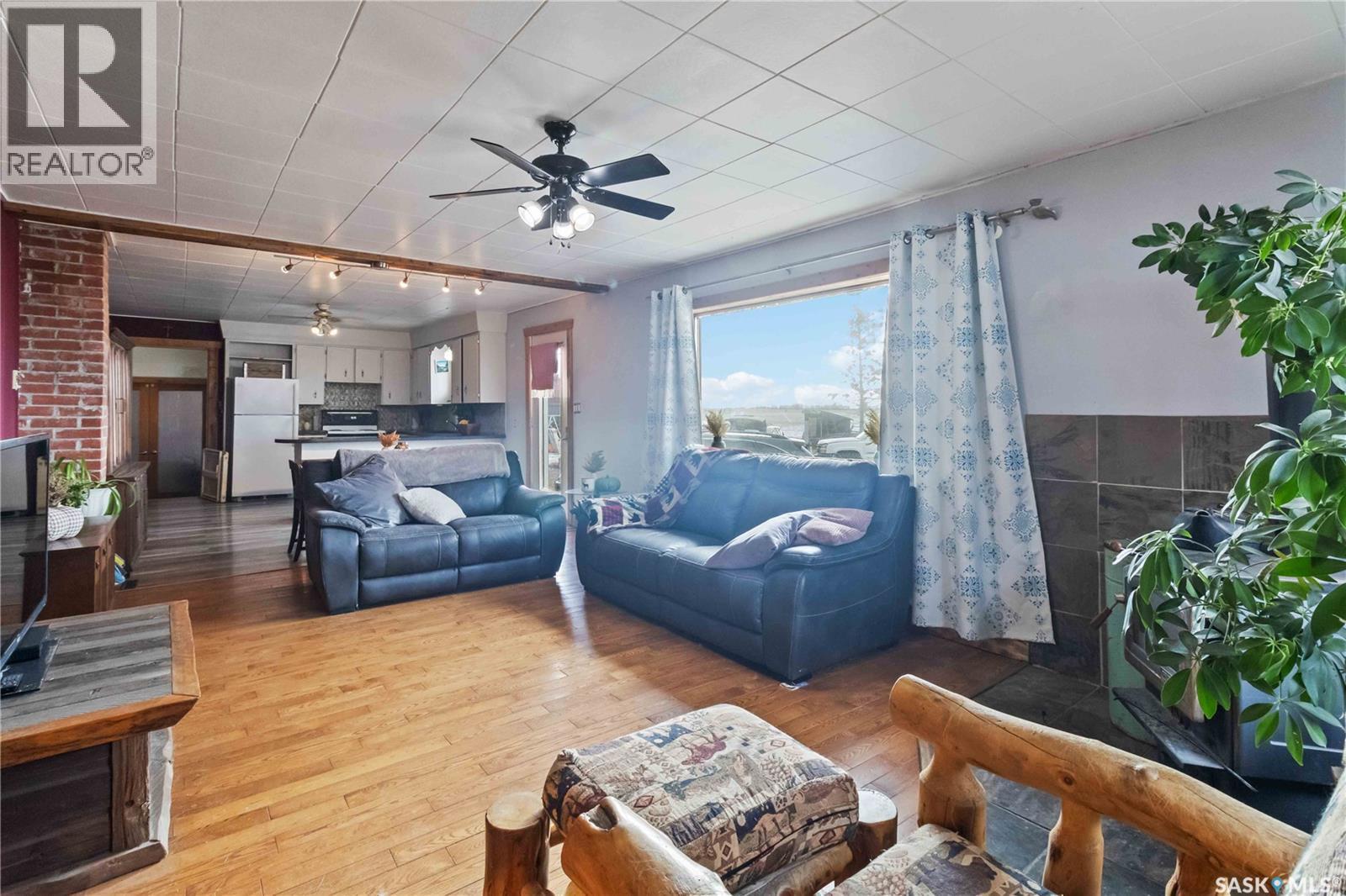 Nw27 -45-6 W 3Rd 40 Highway, Blaine Lake, SK - Indoor Photo Showing Living Room