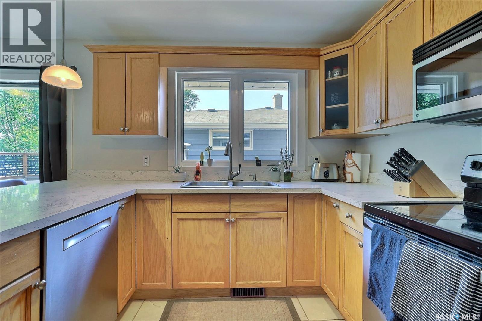 3428 Wascana Street, Regina, SK - Indoor Photo Showing Kitchen With Double Sink