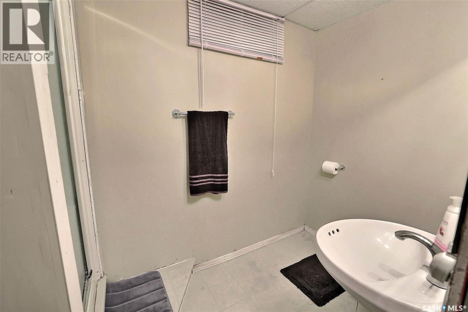 3428 Wascana Street, Regina, SK - Indoor Photo Showing Bathroom