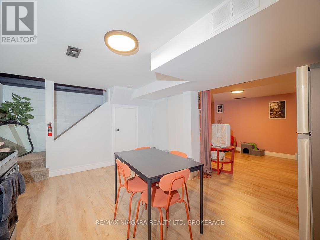 15 Michael Drive S, Port Colborne (Sugarloaf), ON - Indoor