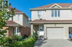 216 BUTTERCUP Court Waterloo, ON N2V 2W8