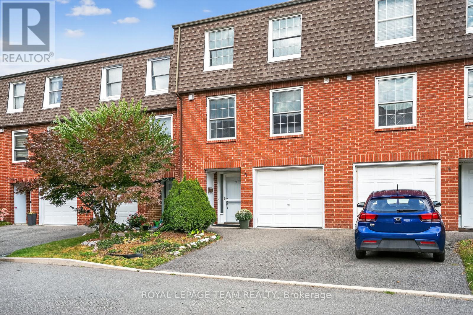 9 Moorside Private, Ottawa, ON - Outdoor