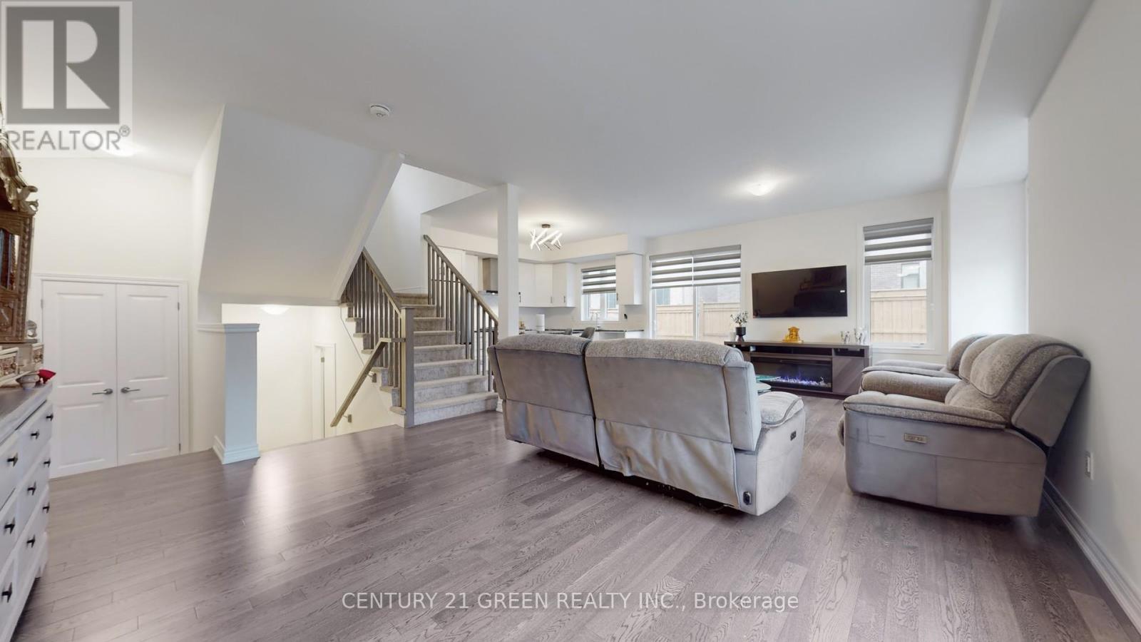 175 Blackbird Way, Hamilton, ON - Indoor Photo Showing Living Room