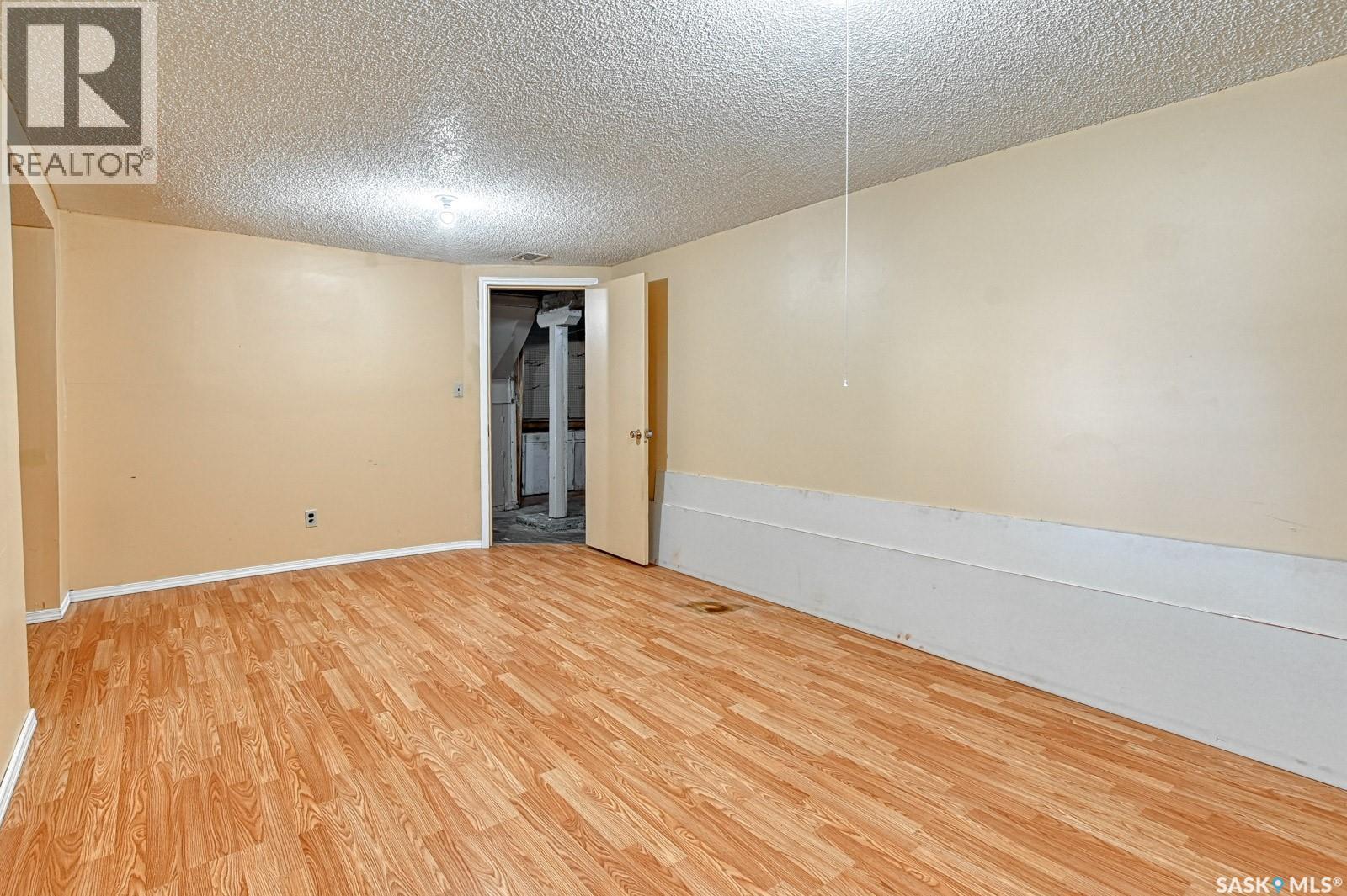 1343 Queen Street, Regina, SK - Indoor Photo Showing Other Room