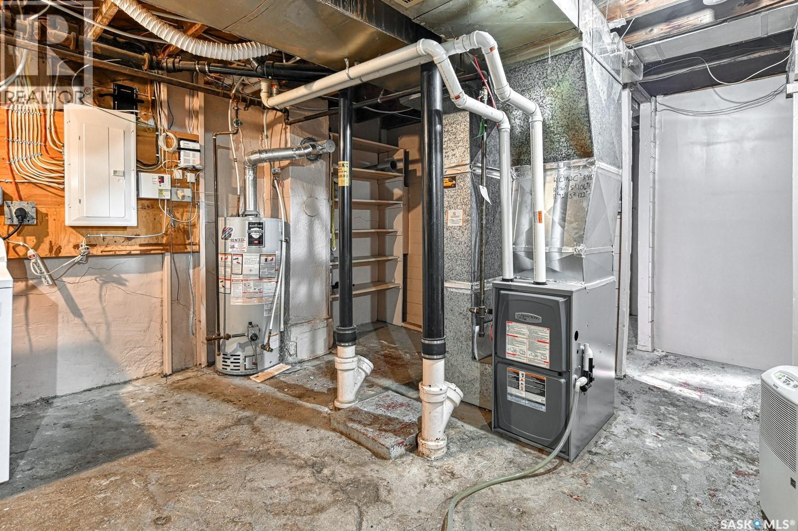 1343 Queen Street, Regina, SK - Indoor Photo Showing Basement