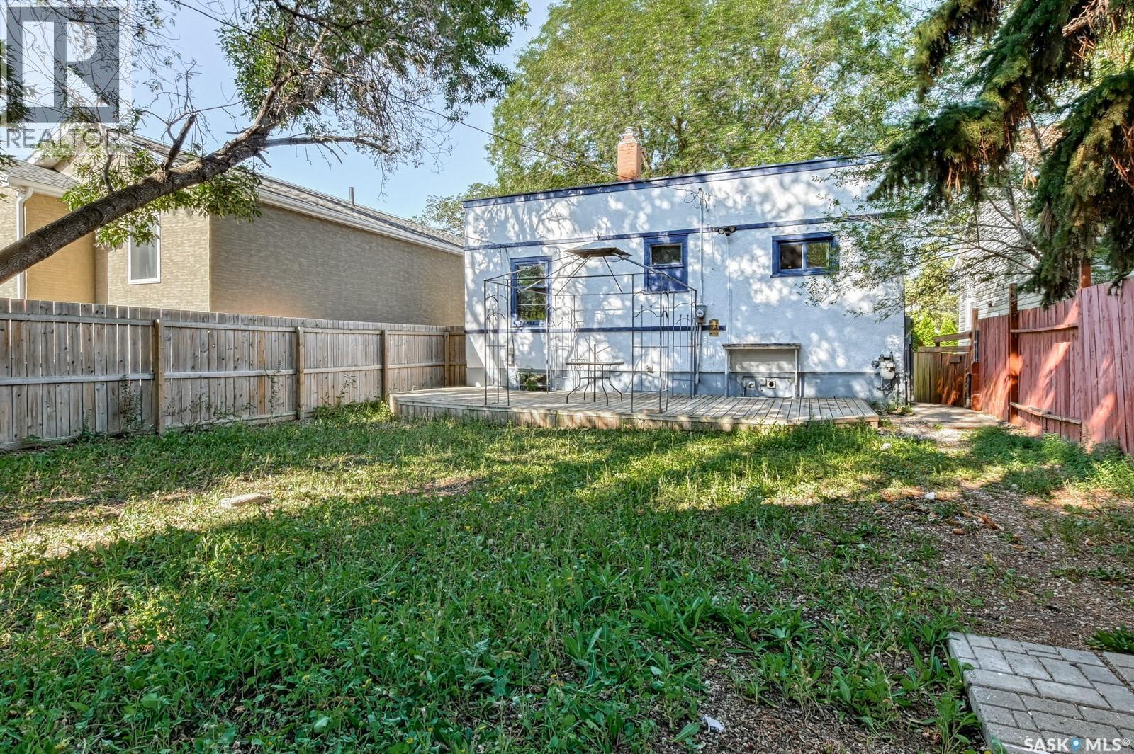 1343 Queen Street, Regina, SK - Outdoor