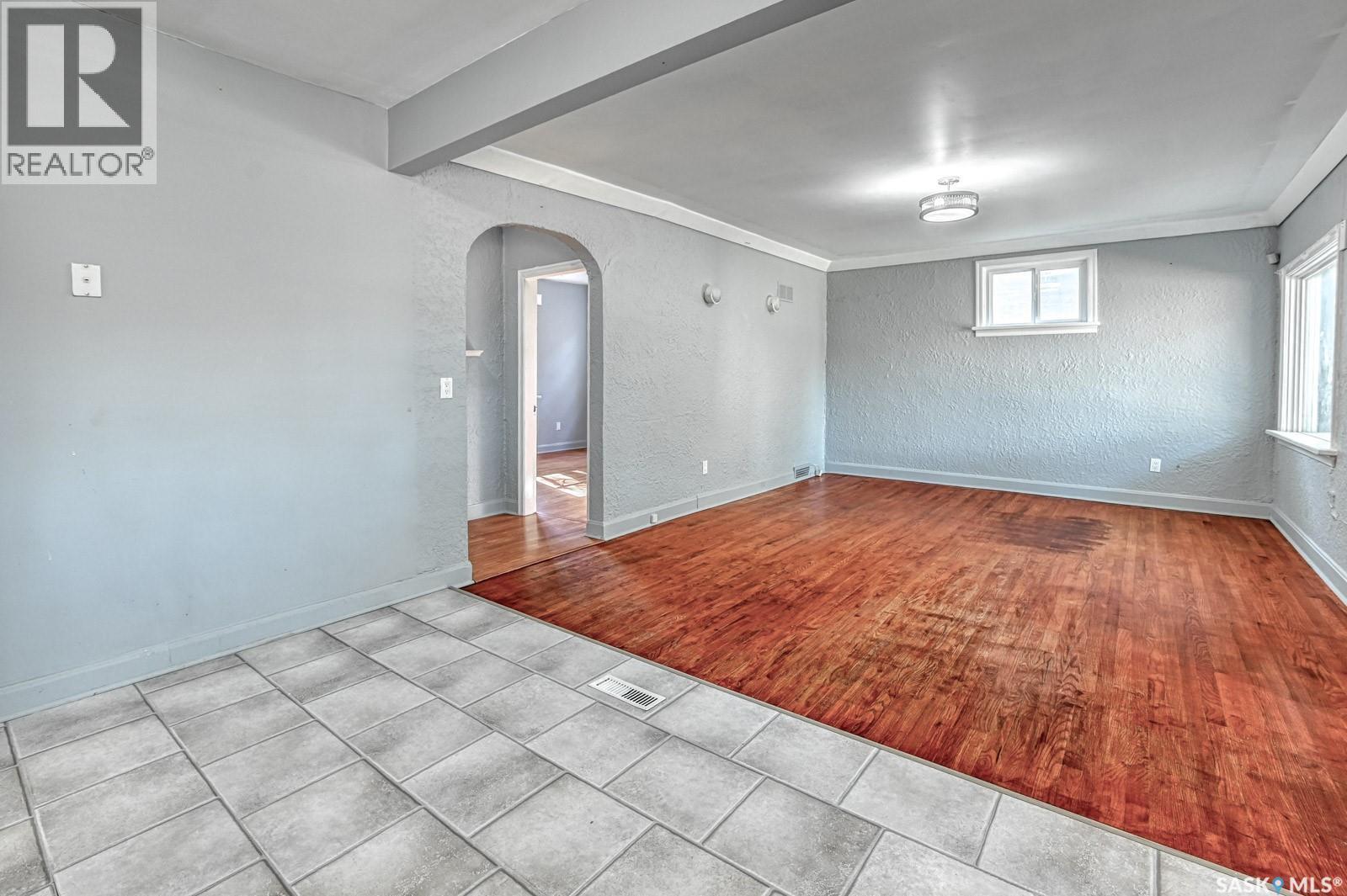 1343 Queen Street, Regina, SK - Indoor Photo Showing Other Room