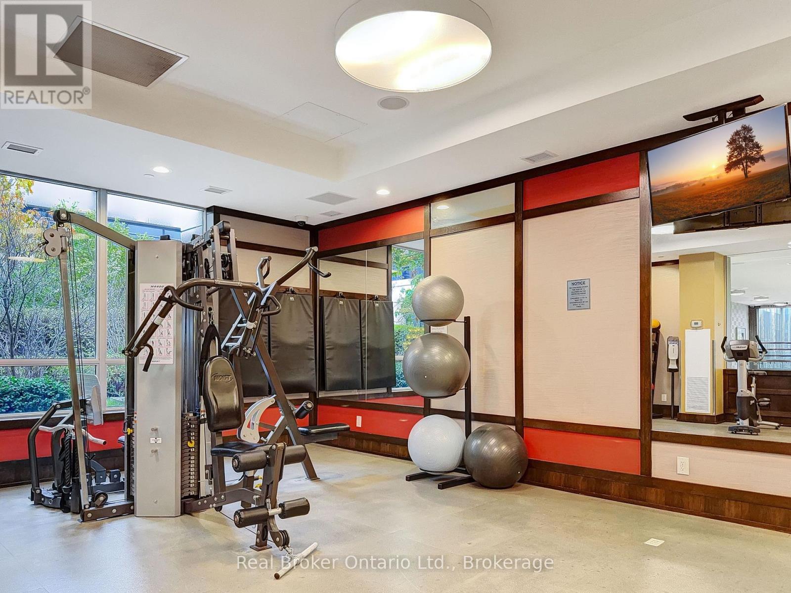 1724 - 2 Eva Road, Toronto (Etobicoke West Mall), ON - Indoor Photo Showing Gym Room