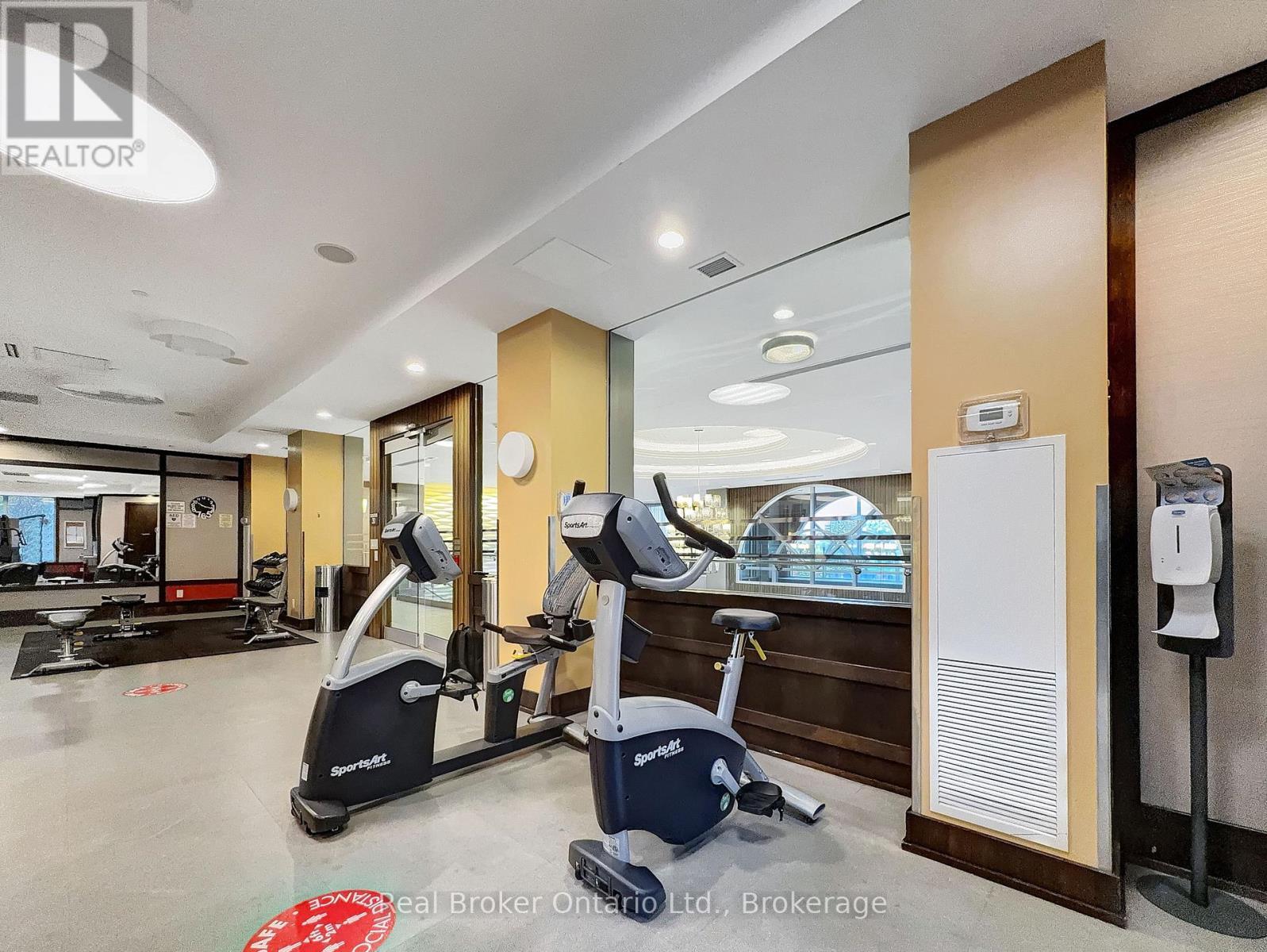 1724 - 2 Eva Road, Toronto (Etobicoke West Mall), ON - Indoor Photo Showing Gym Room