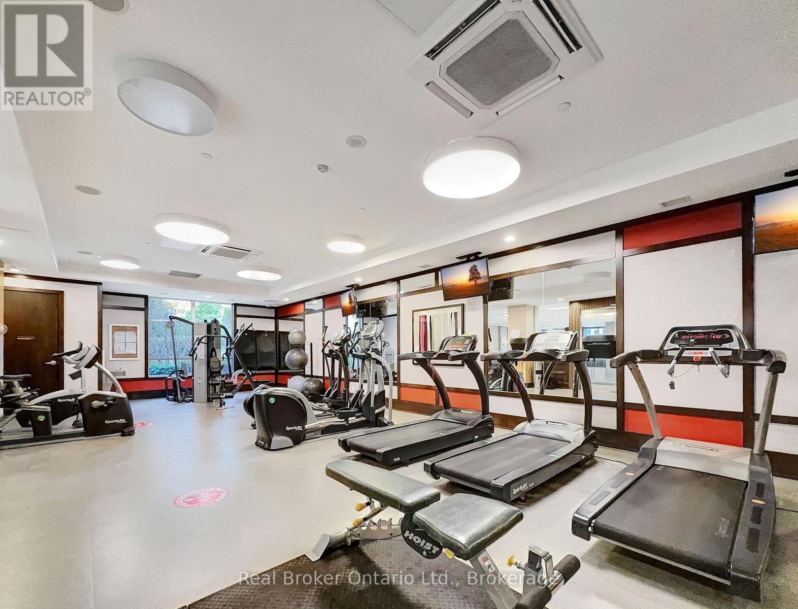 1724 - 2 Eva Road, Toronto (Etobicoke West Mall), ON - Indoor Photo Showing Gym Room