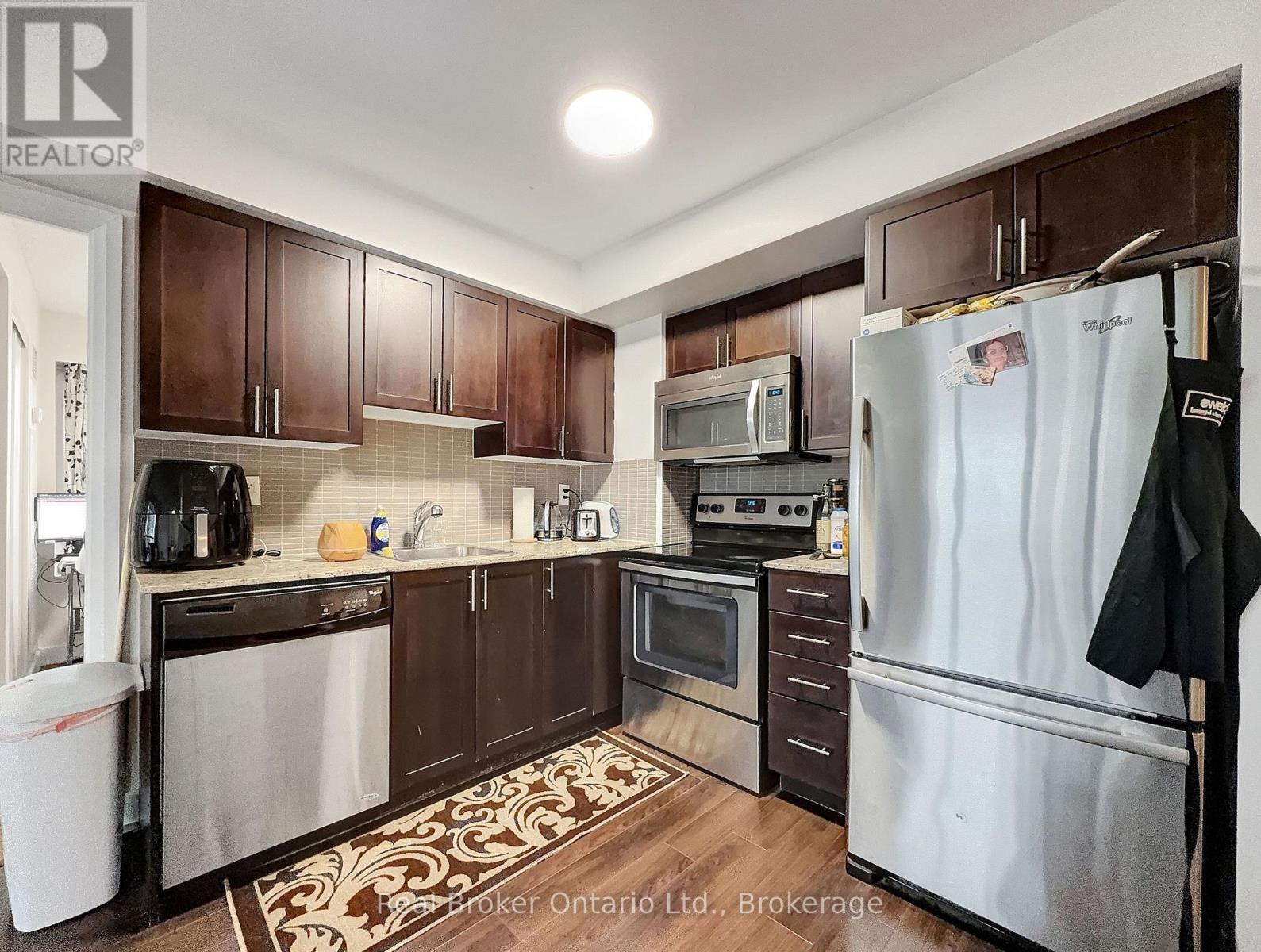 1724 - 2 Eva Road, Toronto (Etobicoke West Mall), ON - Indoor Photo Showing Kitchen With Stainless Steel Kitchen