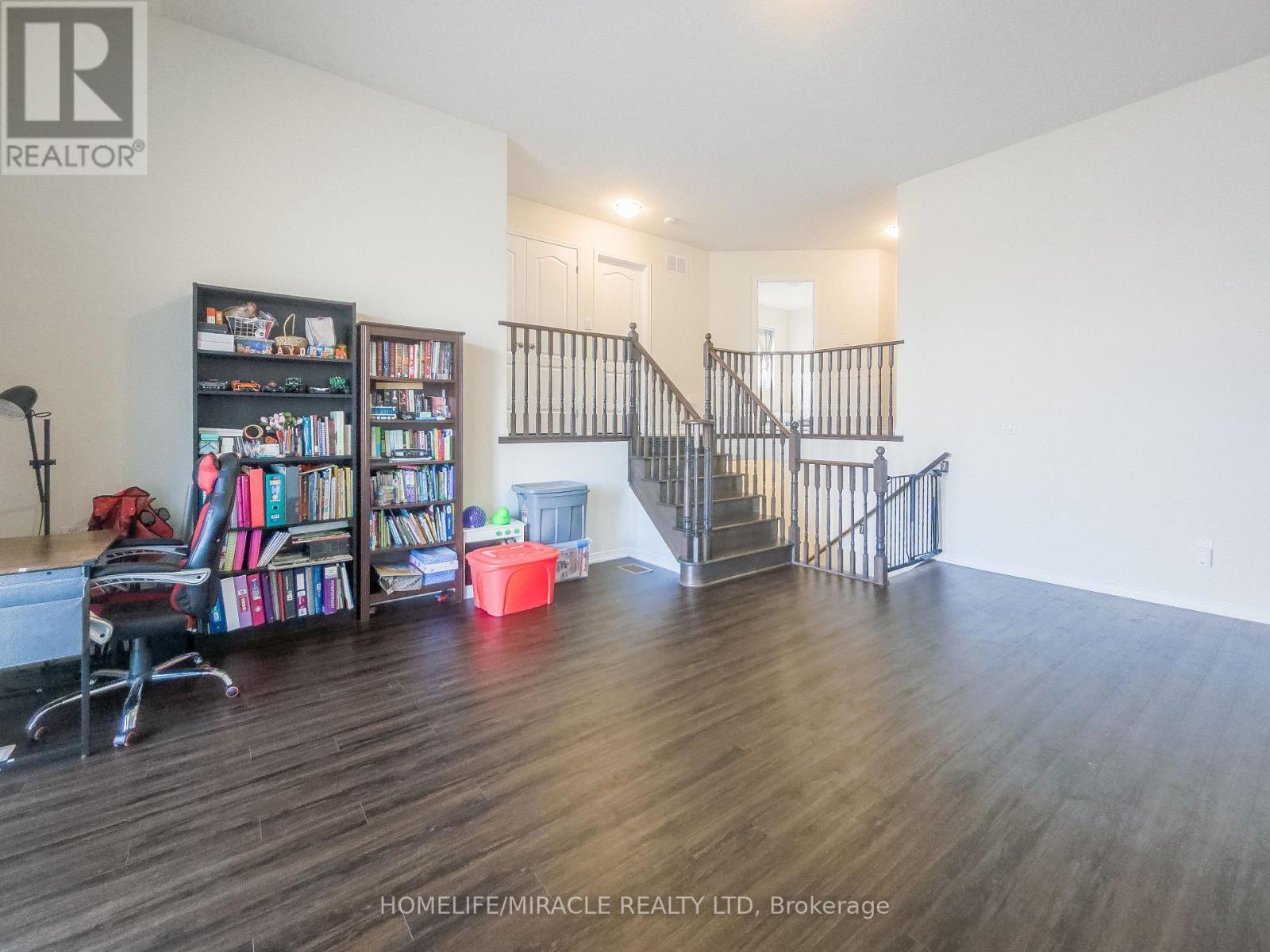 48 Esther Crescent, Thorold, ON - Indoor Photo Showing Other Room