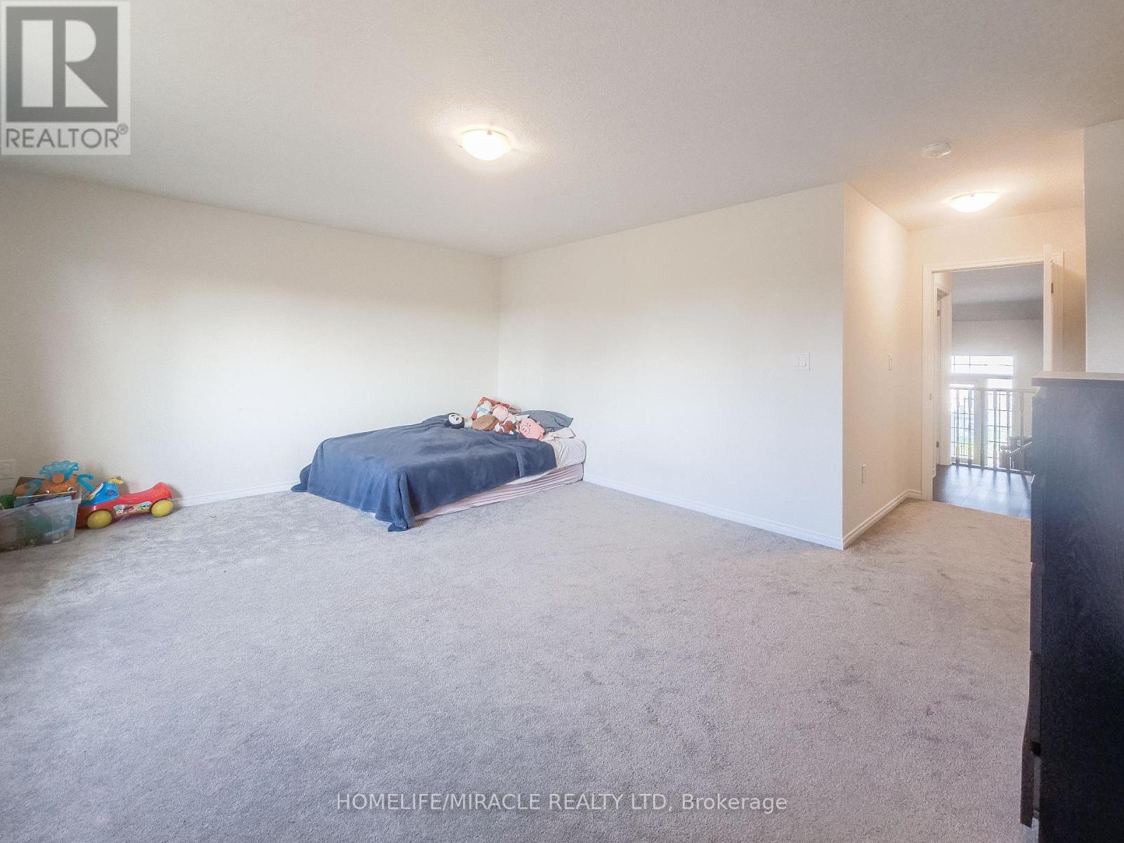 48 Esther Crescent, Thorold, ON - Indoor Photo Showing Bedroom