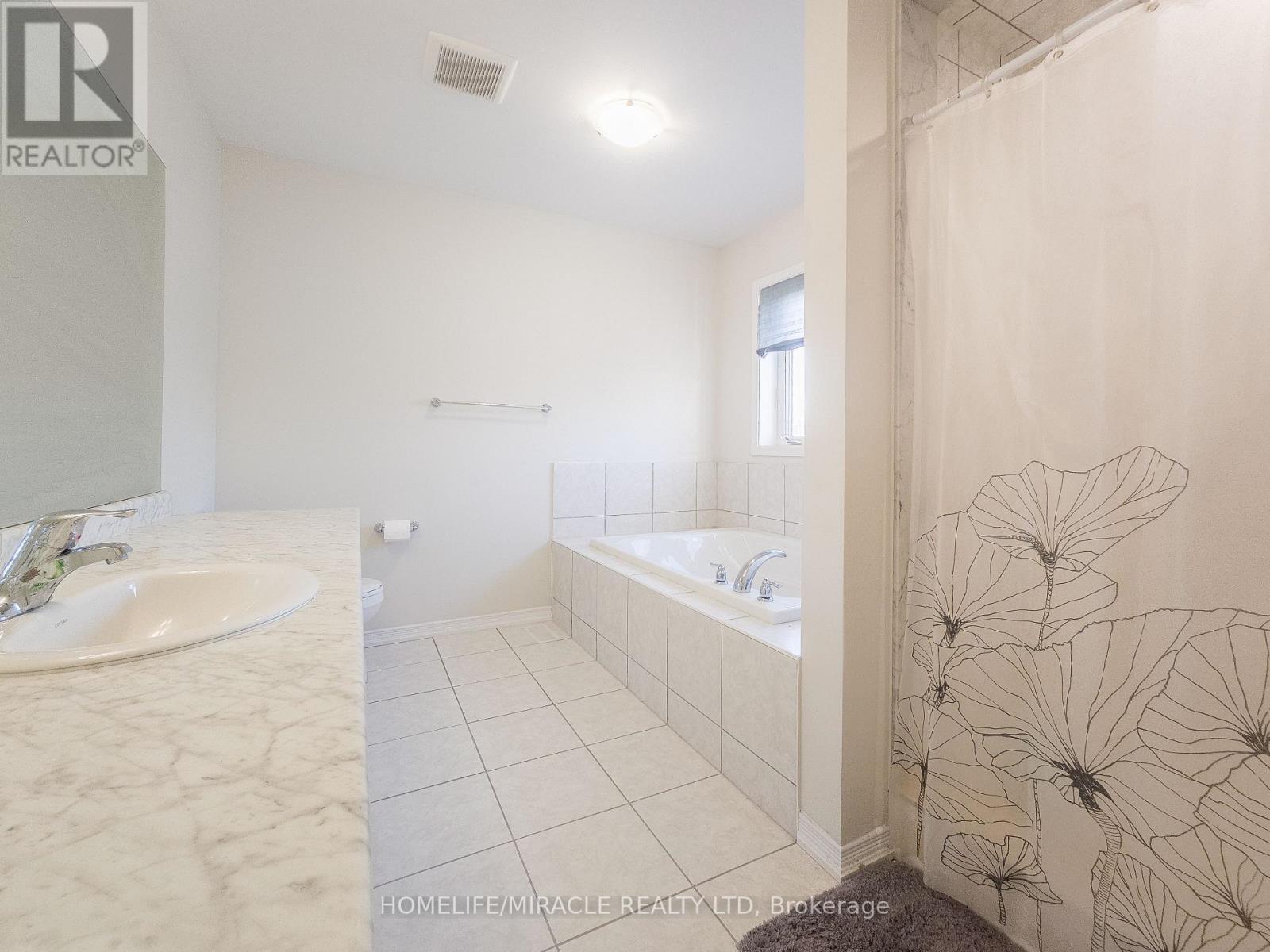 48 Esther Crescent, Thorold, ON - Indoor Photo Showing Bathroom