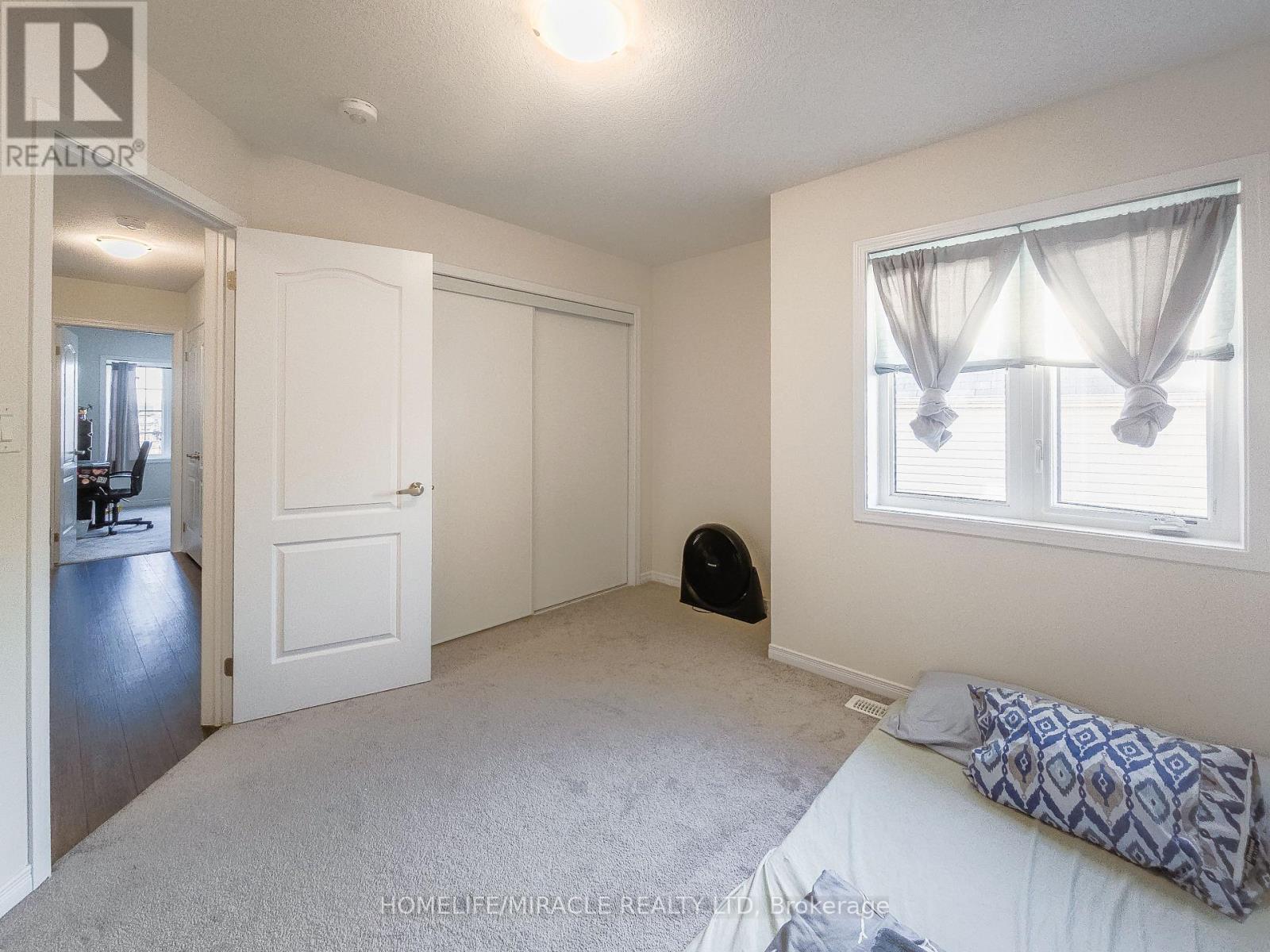 48 Esther Crescent, Thorold, ON - Indoor Photo Showing Bedroom