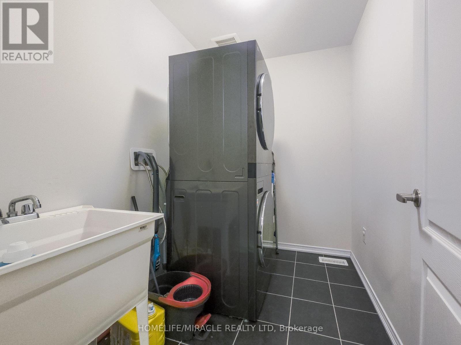 48 Esther Crescent, Thorold, ON - Indoor Photo Showing Laundry Room