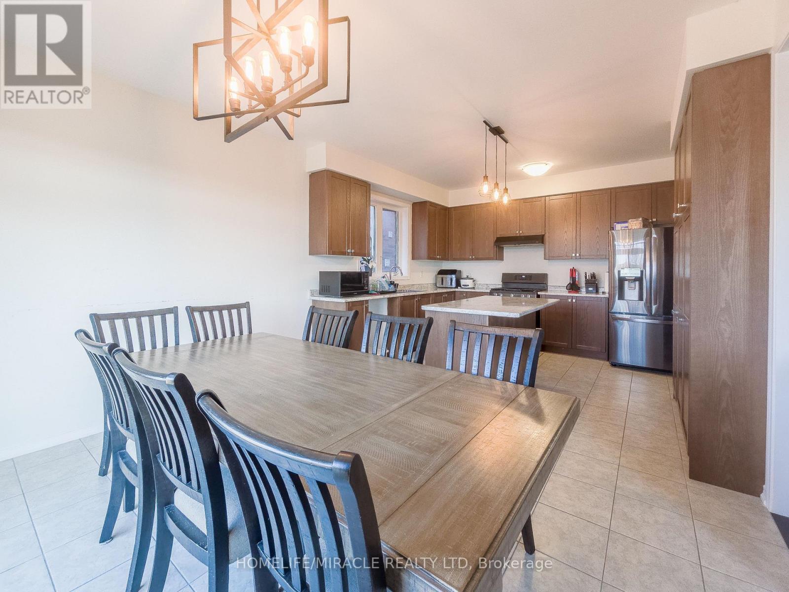 48 Esther Crescent, Thorold, ON - Indoor Photo Showing Dining Room