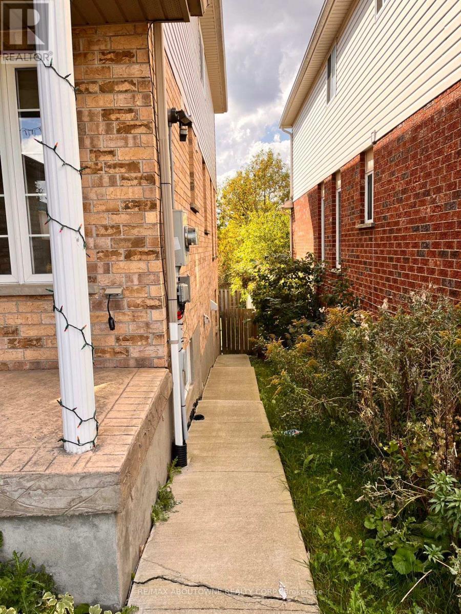 3 Drohan Drive, Guelph, ON - Outdoor With Exterior