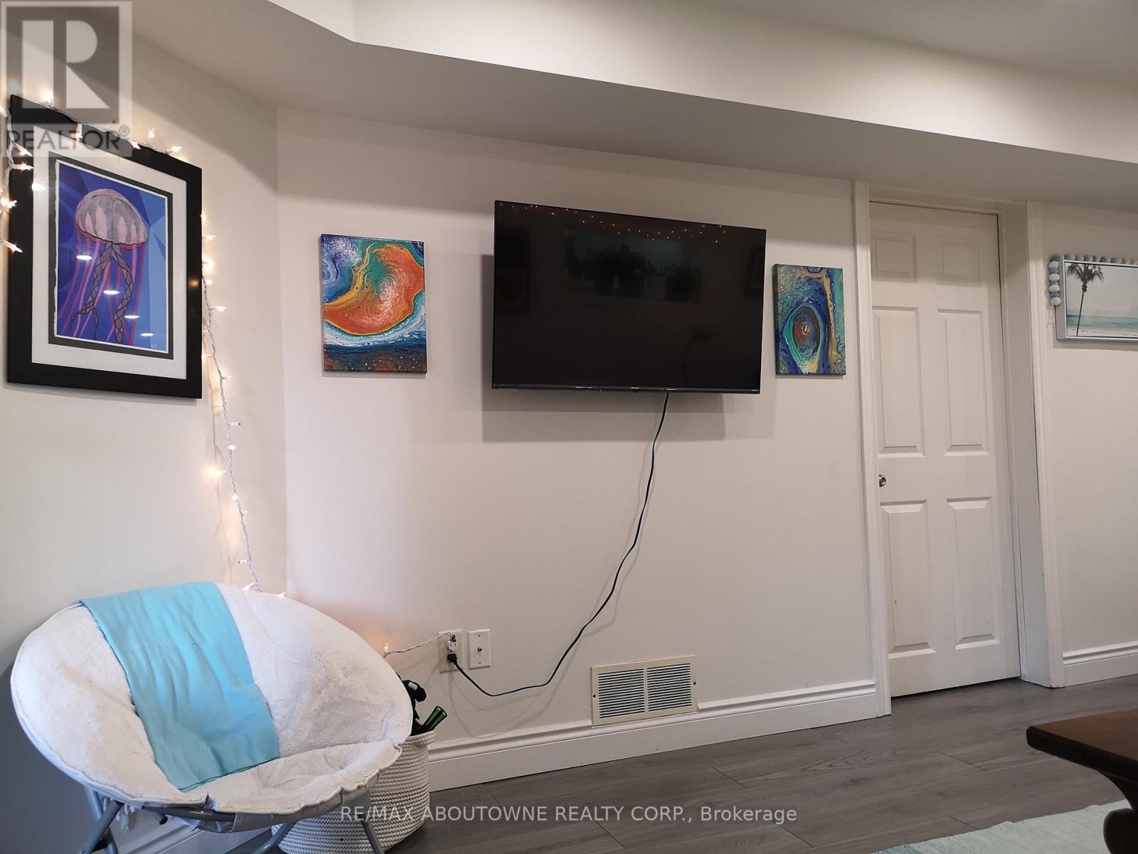 Bsmt - 53 Boulder Crescent, Guelph, ON - Indoor