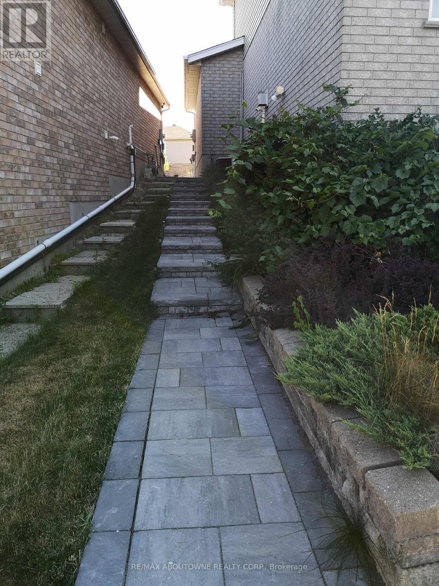 Bsmt - 53 Boulder Crescent, Guelph, ON - Outdoor