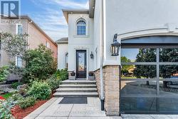 2293 WOODCREST DRIVE Oakville, ON L6M 4C5