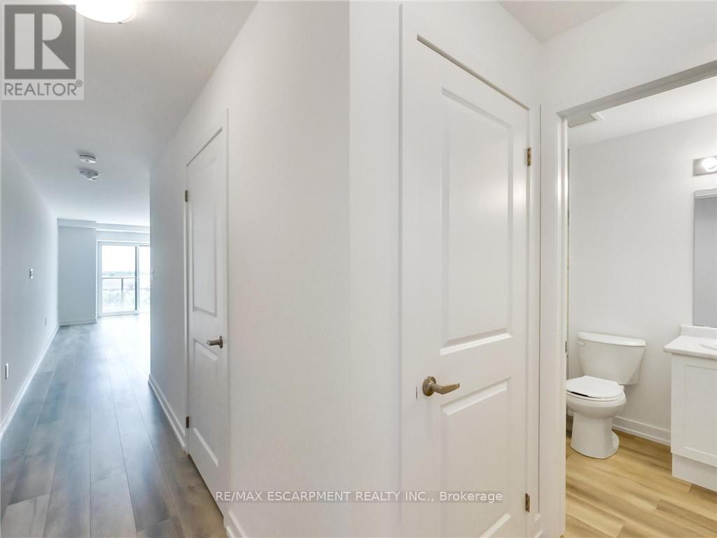 811 - 470 Dundas Street E, Hamilton, ON - Indoor