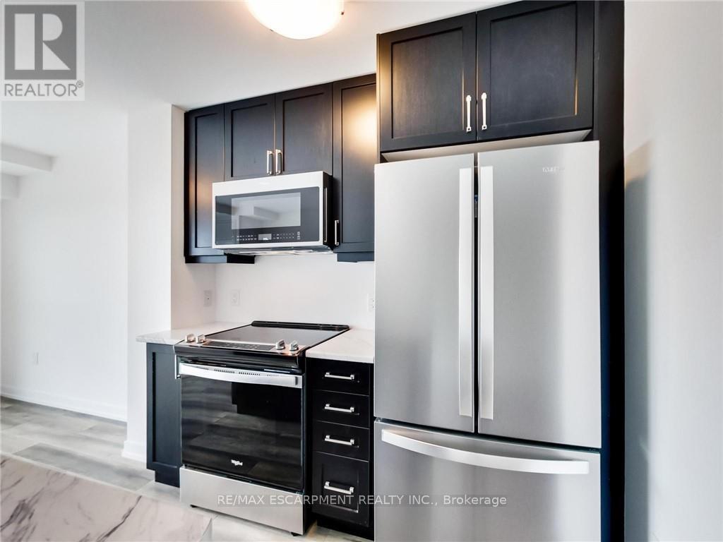 811 - 470 Dundas Street E, Hamilton, ON - Indoor Photo Showing Kitchen