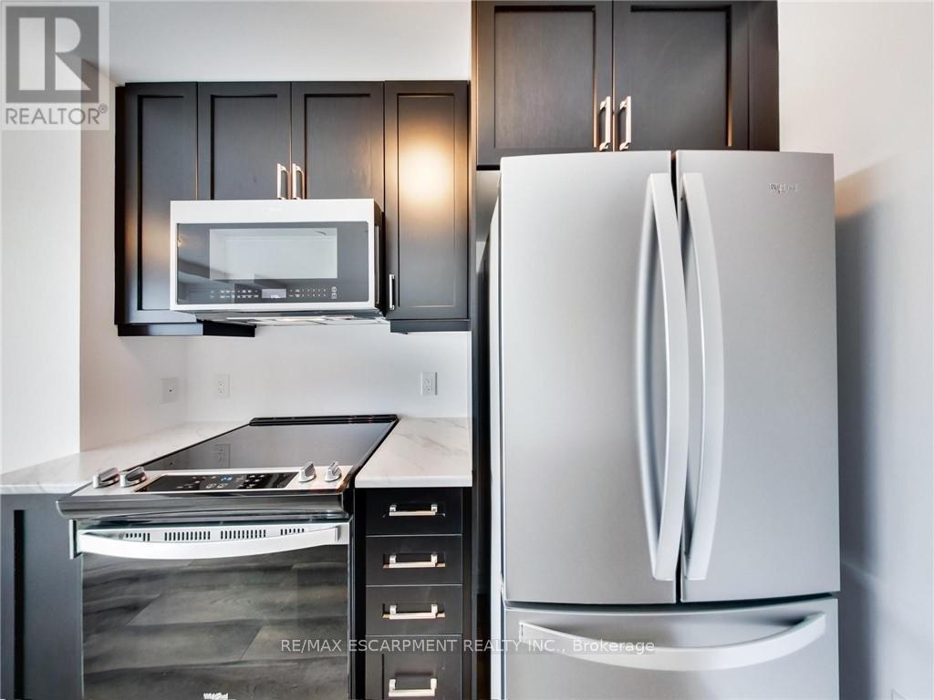 811 - 470 Dundas Street E, Hamilton, ON - Indoor Photo Showing Kitchen