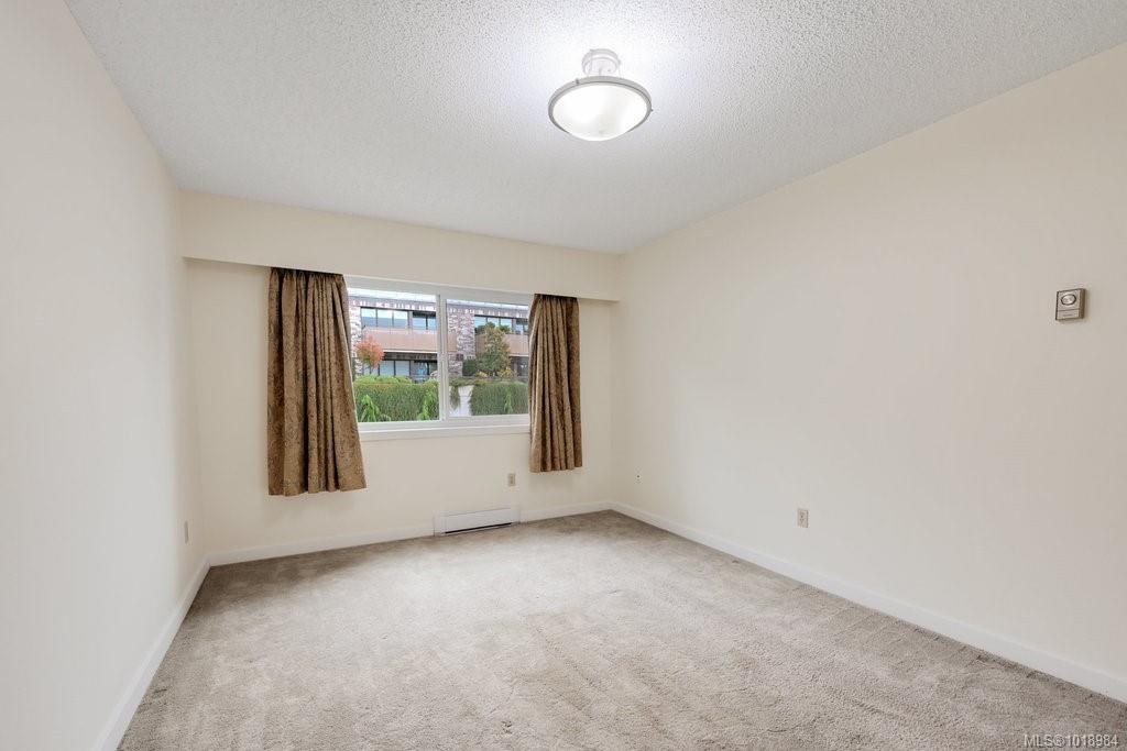 302-1039 Linden Ave, Victoria, BC - Indoor Photo Showing Other Room