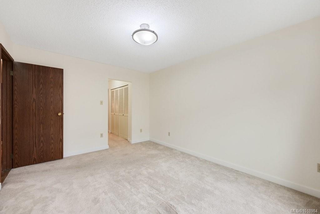 302-1039 Linden Ave, Victoria, BC - Indoor Photo Showing Other Room