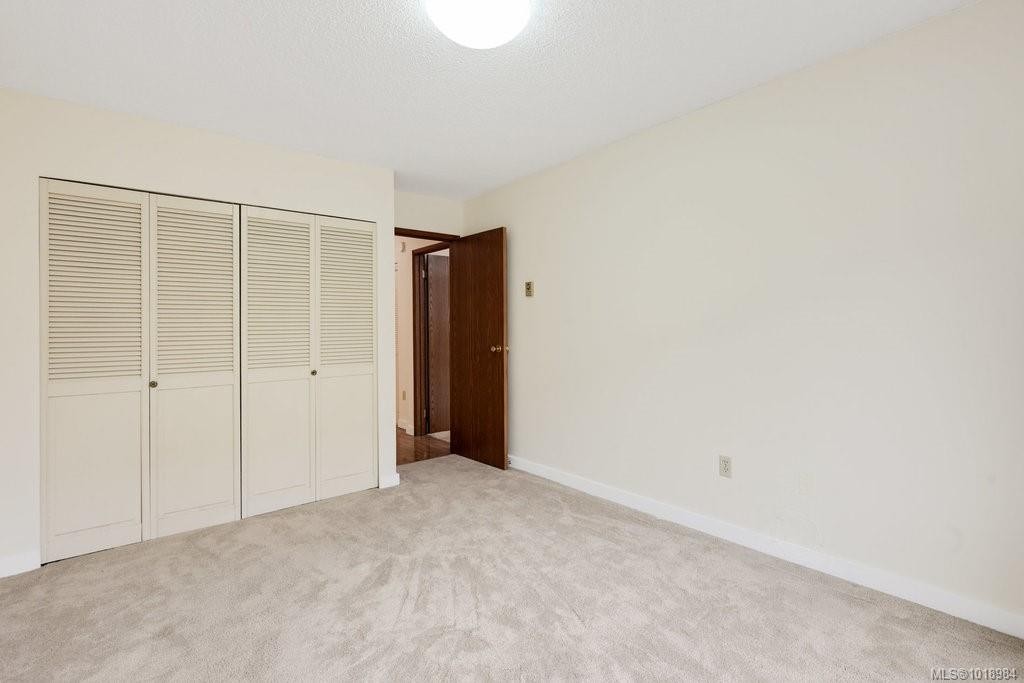 302-1039 Linden Ave, Victoria, BC - Indoor Photo Showing Other Room