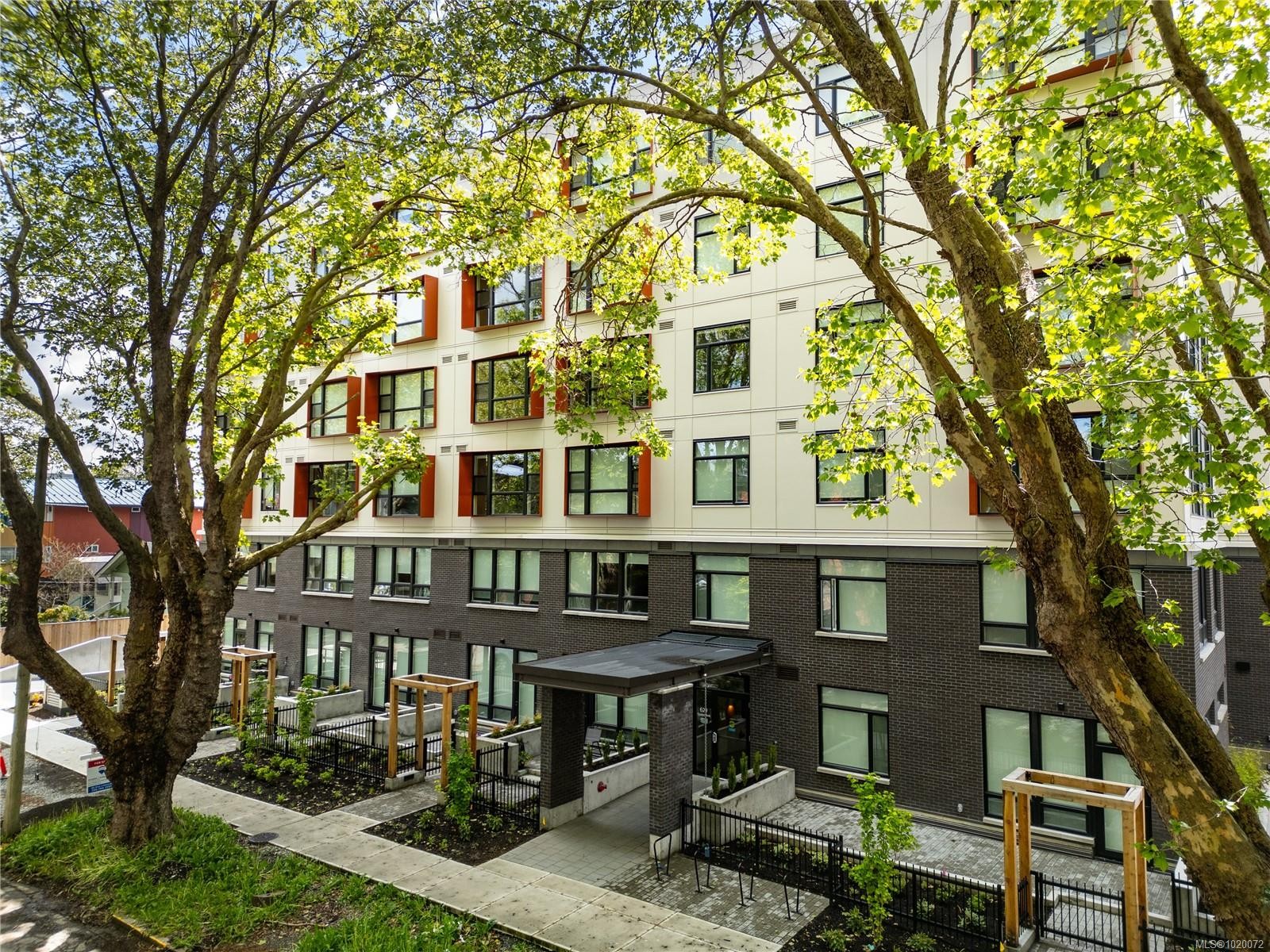 209-629 Speed Ave, Victoria, BC - Outdoor