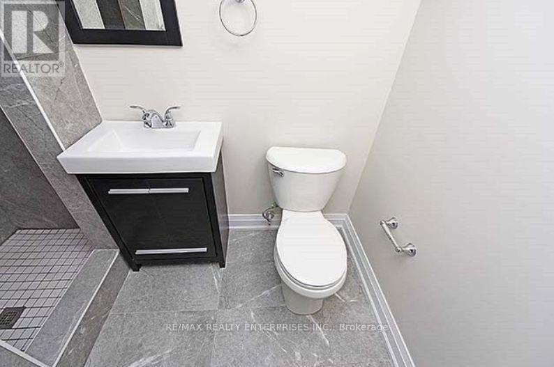 4149 Pascal Court, Mississauga, ON - Indoor Photo Showing Bathroom
