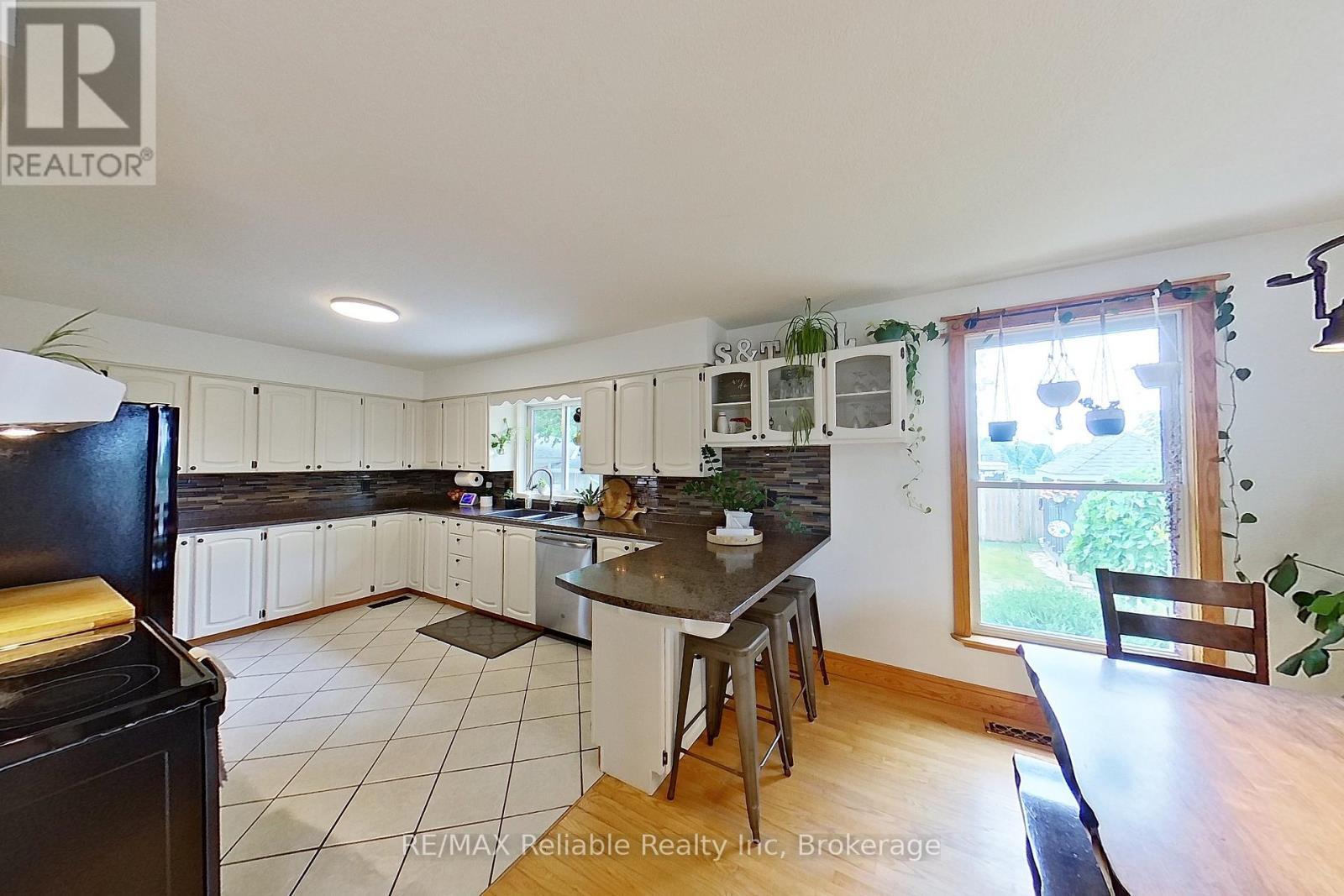 212 James Street, Central Huron (Clinton), ON - Indoor