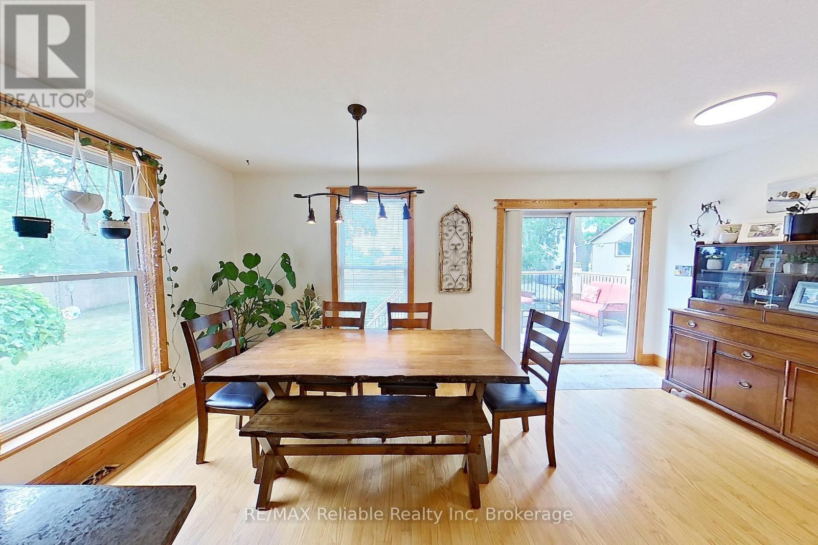 212 James Street, Central Huron (Clinton), ON - Indoor Photo Showing Dining Room